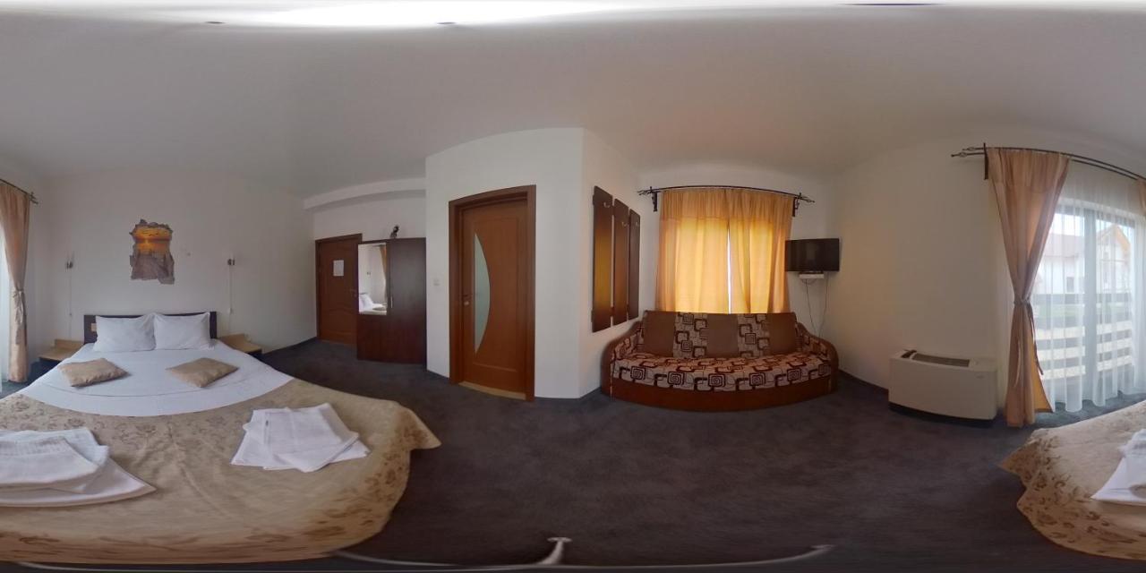 Pensiunea Maya Sâmbăta de Sus Exterior foto