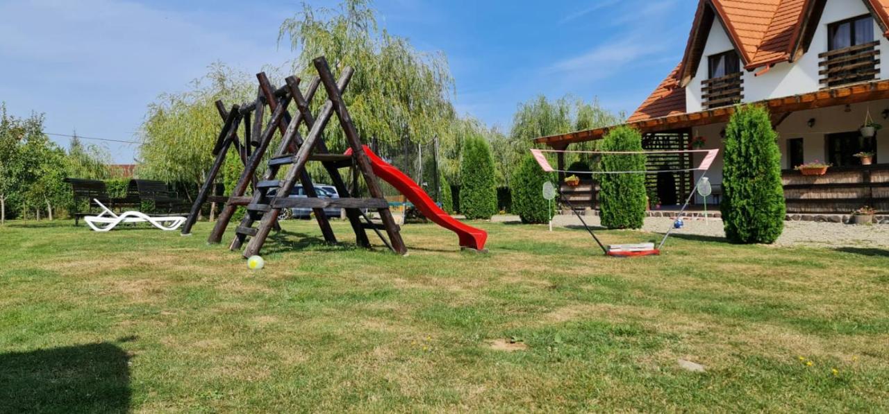 Pensiunea Maya Sâmbăta de Sus Exterior foto
